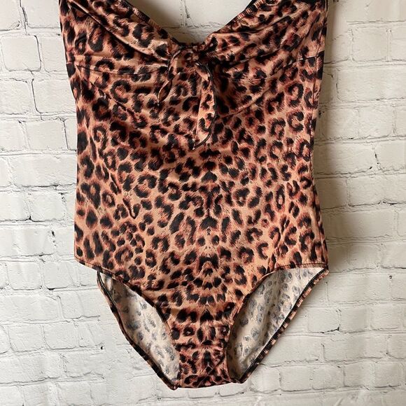 Sun Streak Leopard Swimsuit Size 16 - Picture 2 of 10